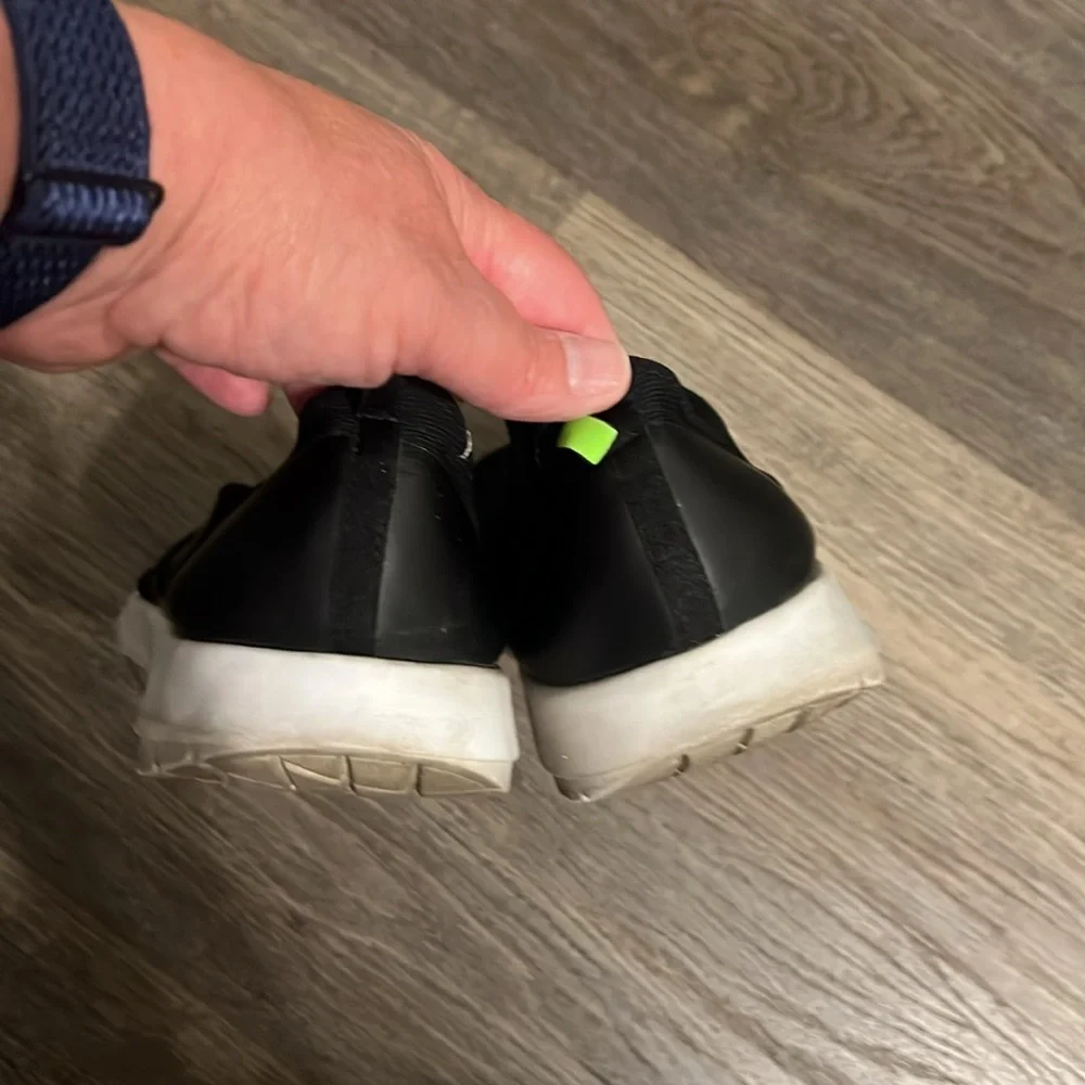 OOFOS OOmg Sport Slip-On Sneaker Shoes Men’s Size 10.5